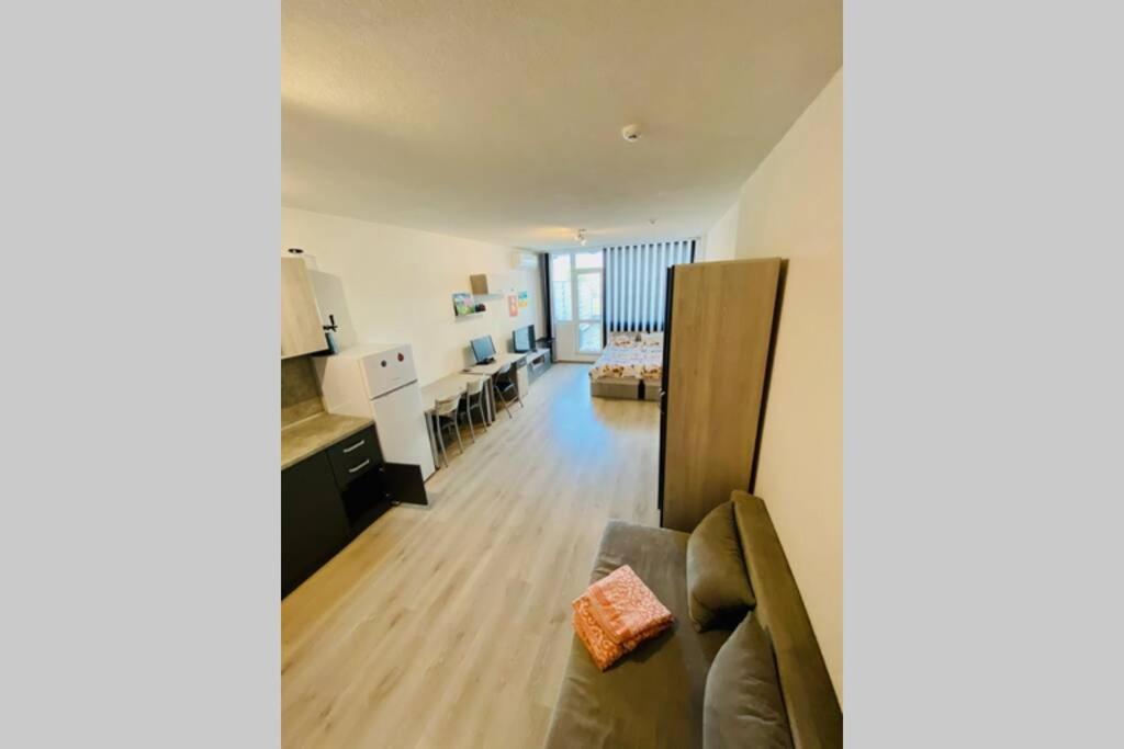 Apartament Large Studio In Studentski Grad With Huge Terrace Sofia Zewnętrze zdjęcie